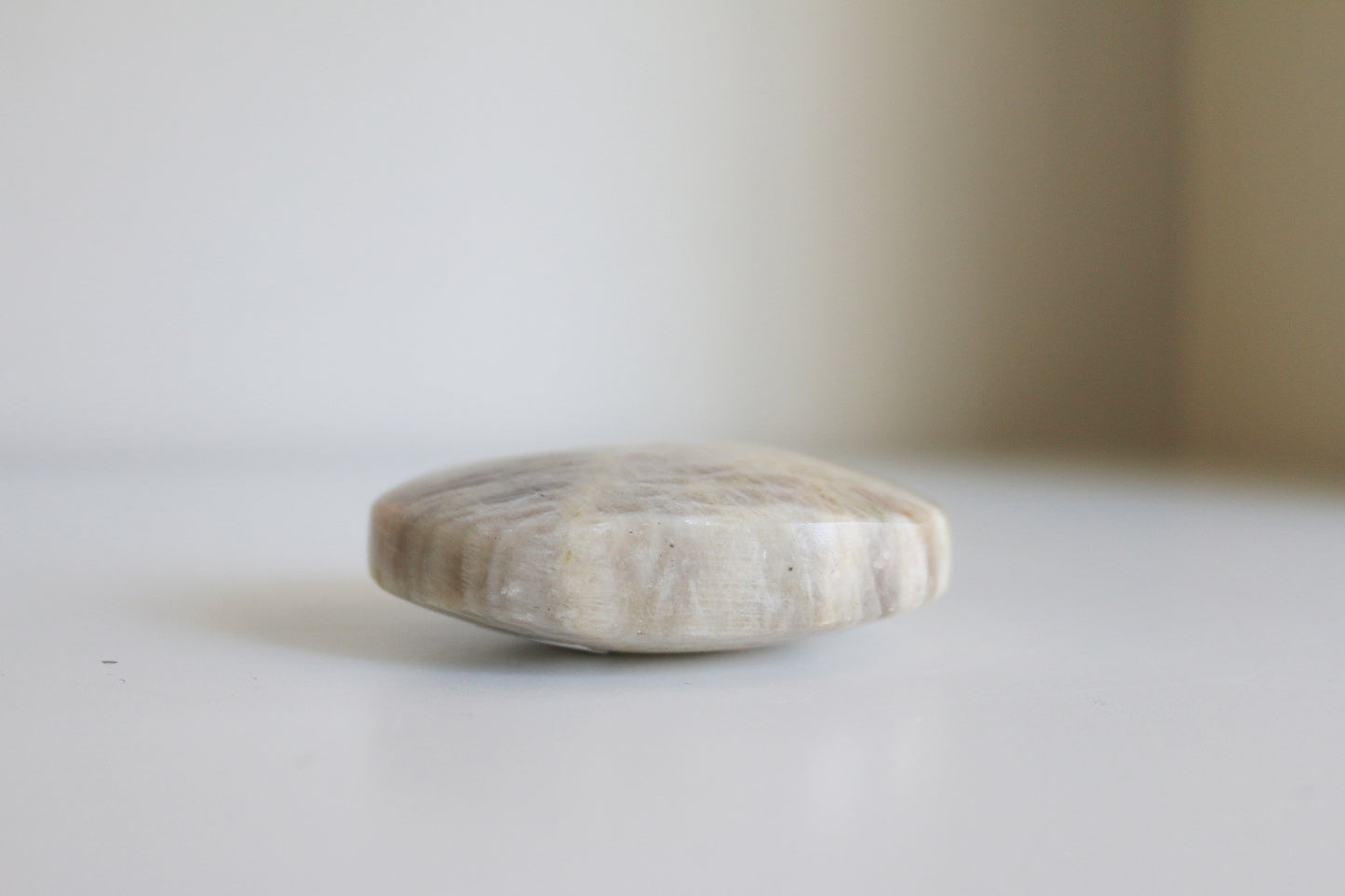 Moonstone Palm Stone (2.5 in)