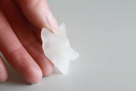 Clear Quartz Wolf Head (1.5 in)