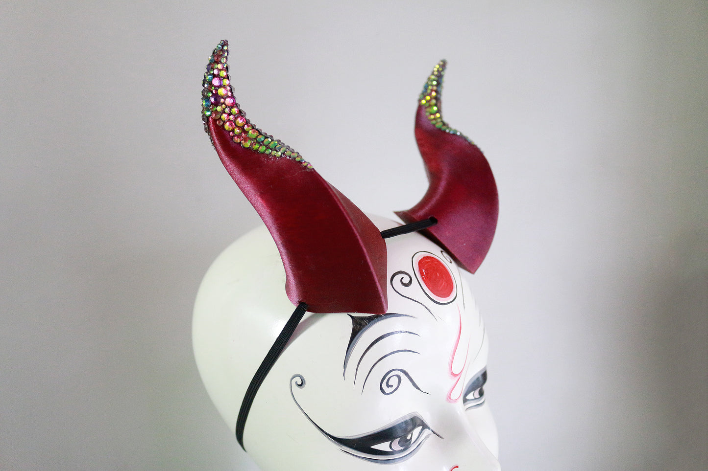Abyssal Showgirl - Rhinestone Medium Beast Costume Horns