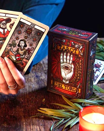 Tarot del Toro: A Tarot Deck and Guidebook