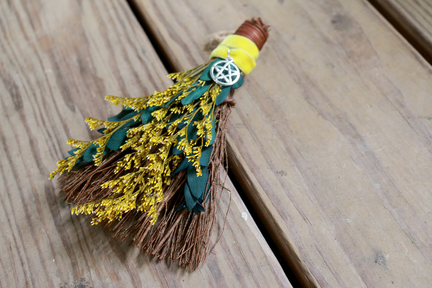 Sunshine Field - Witches Broom / Besom