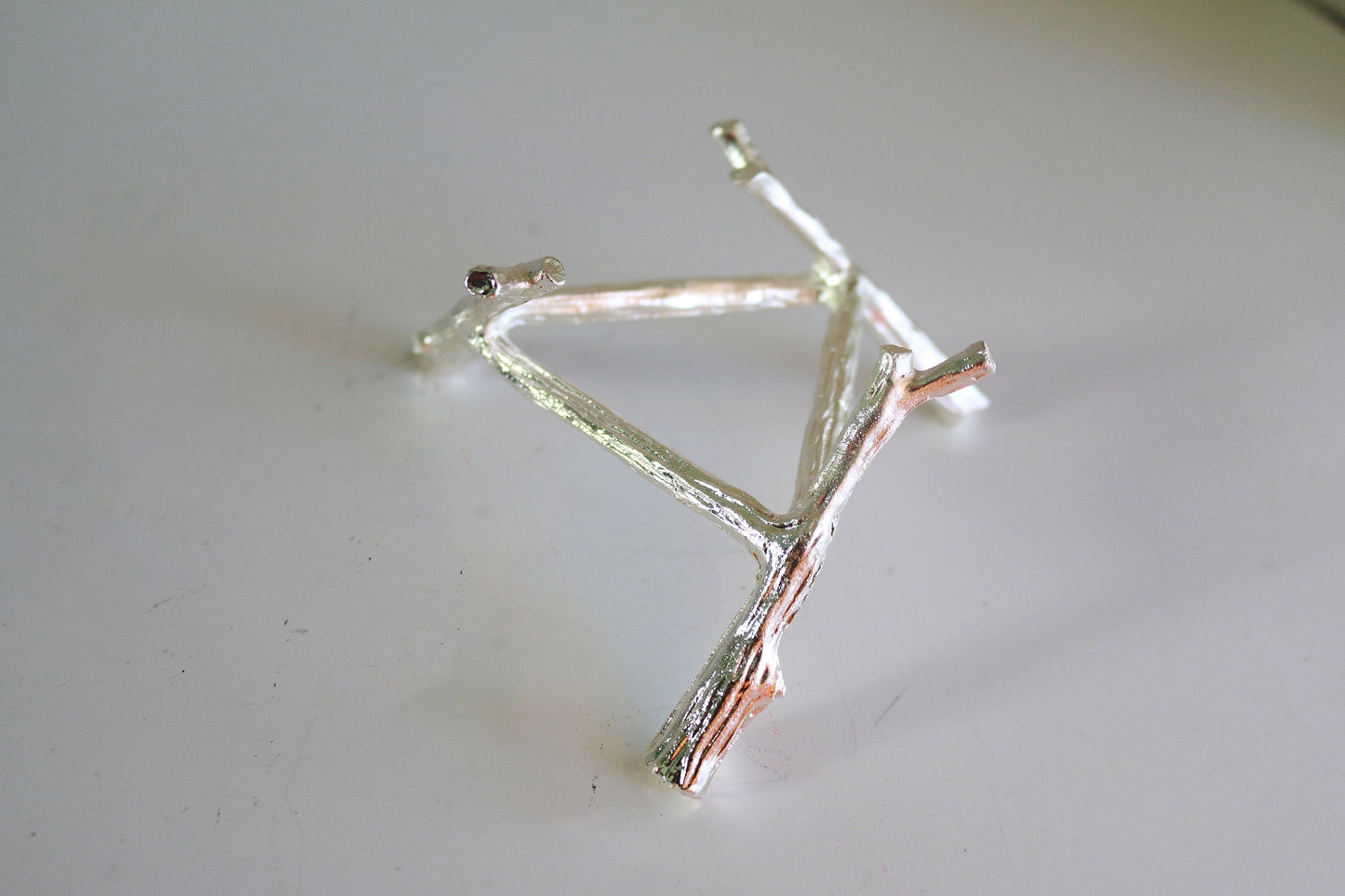 Twig Crystal Stand