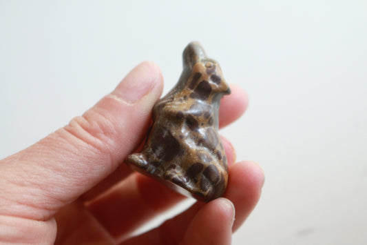 Fruit Jasper Wolf (1.5 in)