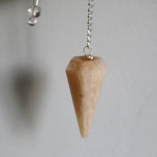 Pendulum | Cream Moonstone