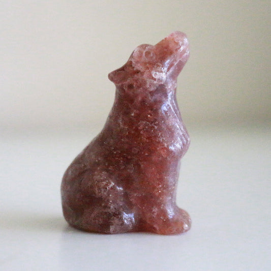 Strawberry Quartz Wolf (1.5 in)
