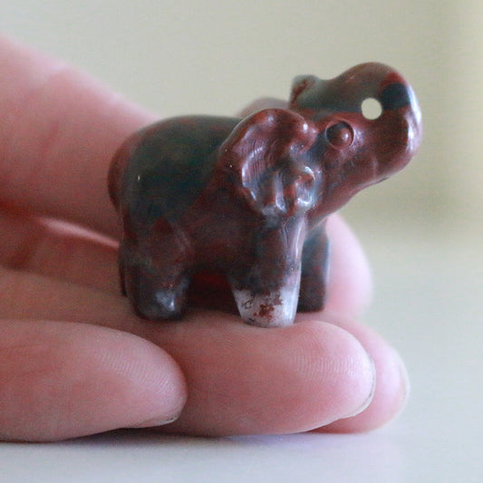 Red Jasper Elephant (1.5 in)